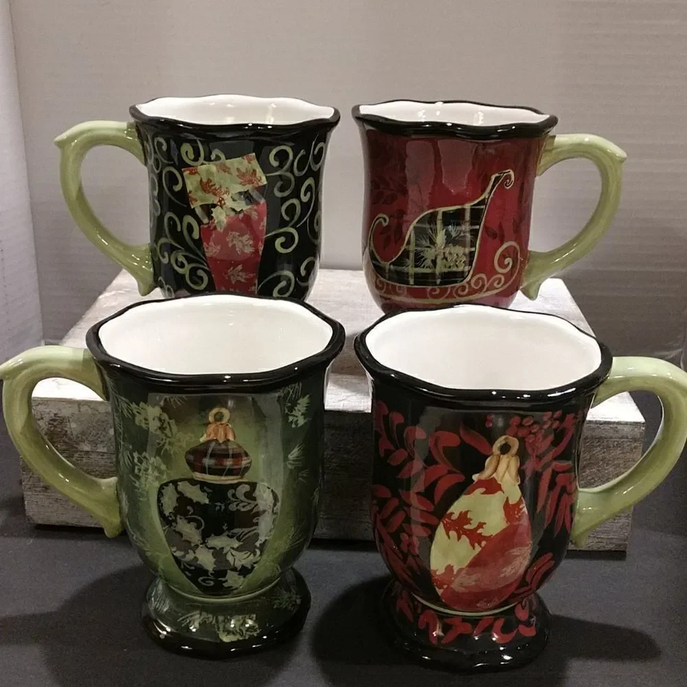 Set of Four Footed Christmas Mugs New